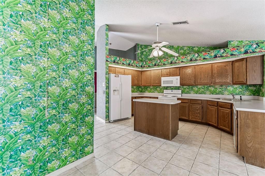 For Sale: $349,000 (4 beds, 2 baths, 2102 Square Feet)