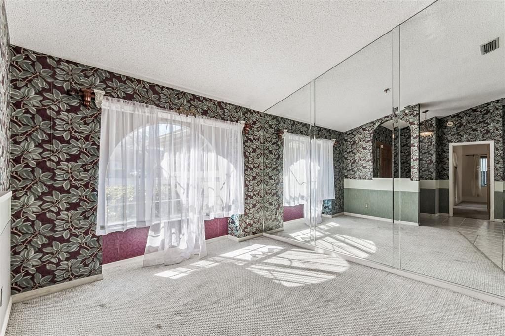 For Sale: $349,000 (4 beds, 2 baths, 2102 Square Feet)