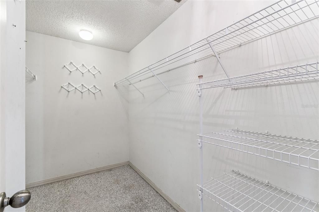 For Sale: $349,000 (4 beds, 2 baths, 2102 Square Feet)