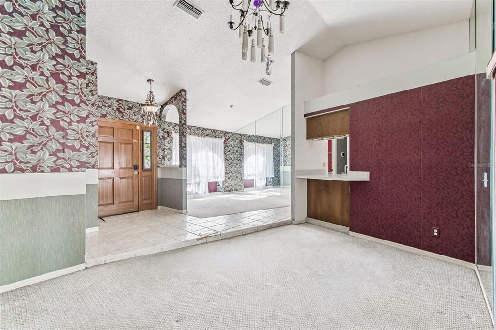 For Sale: $349,000 (4 beds, 2 baths, 2102 Square Feet)