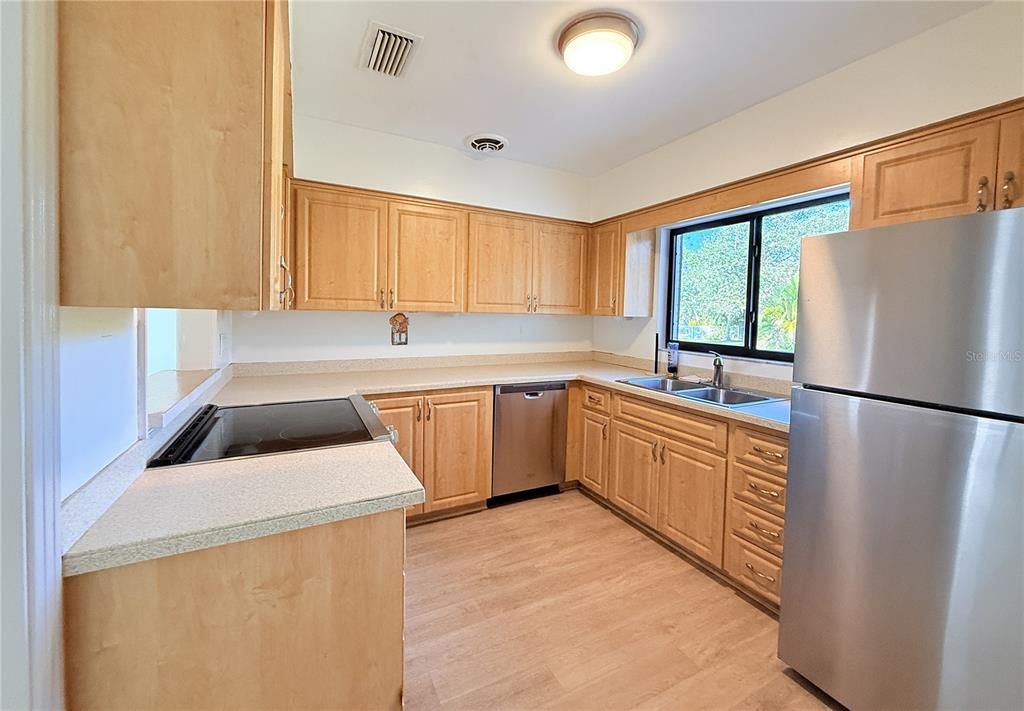 For Rent: $2,950 (2 beds, 2 baths, 1084 Square Feet)