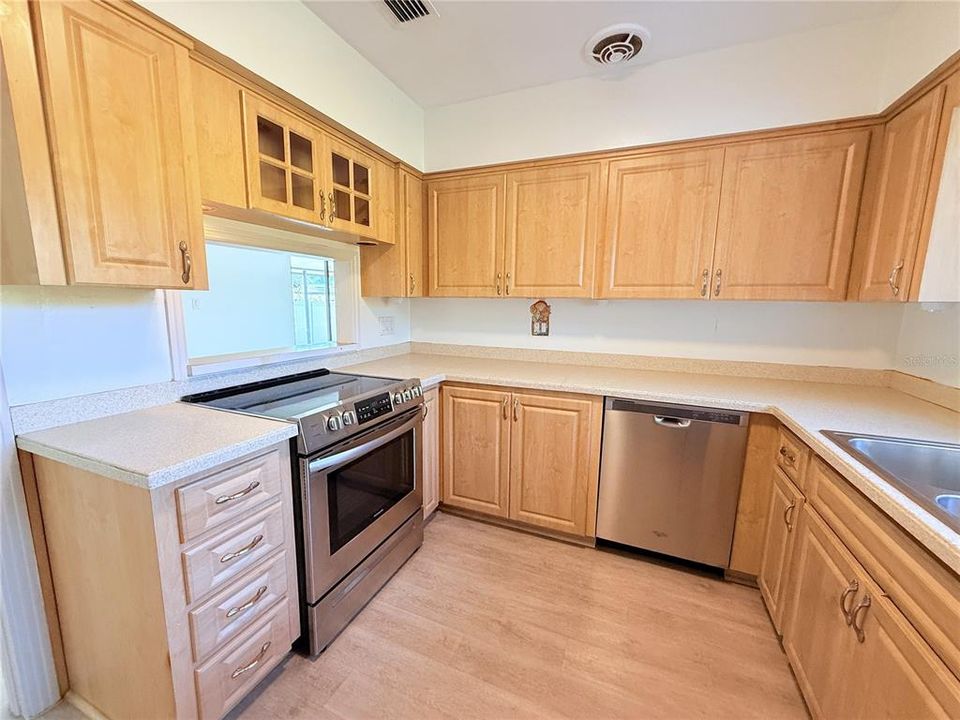 For Rent: $2,950 (2 beds, 2 baths, 1084 Square Feet)