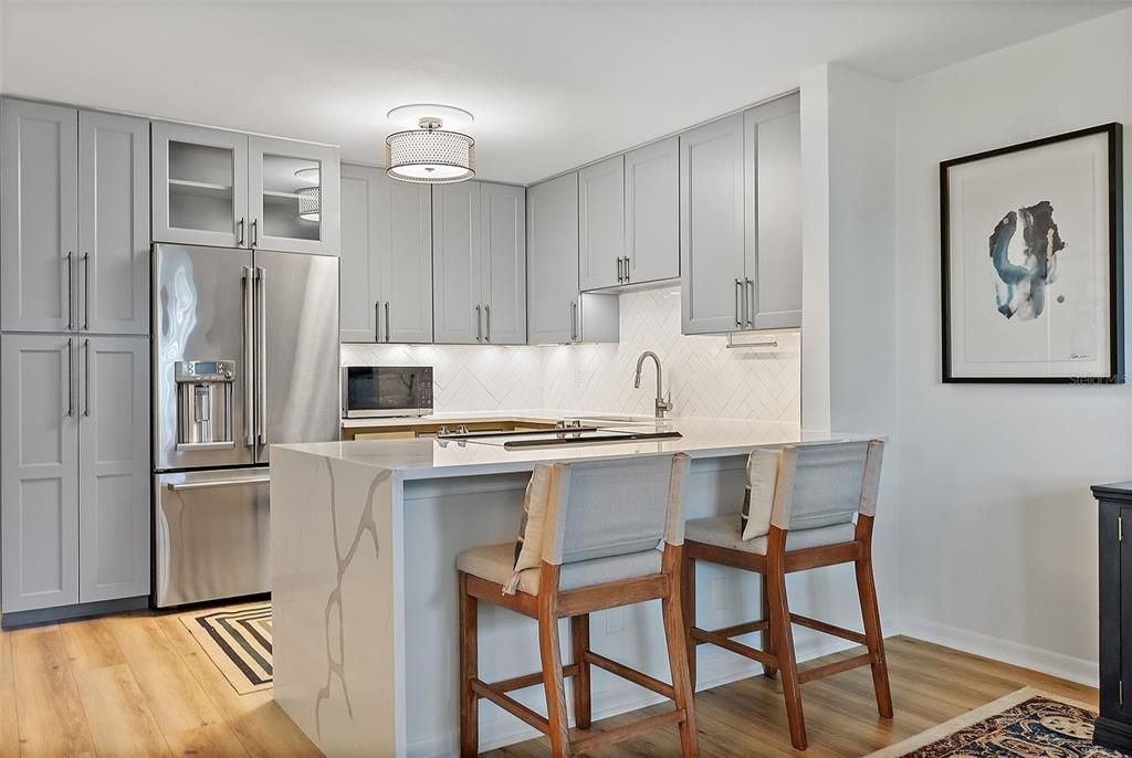 For Sale: $249,000 (1 beds, 1 baths, 765 Square Feet)