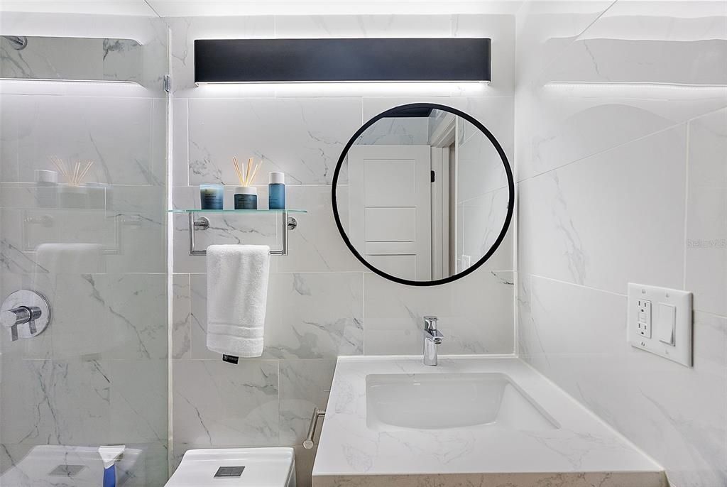 For Sale: $249,000 (1 beds, 1 baths, 765 Square Feet)