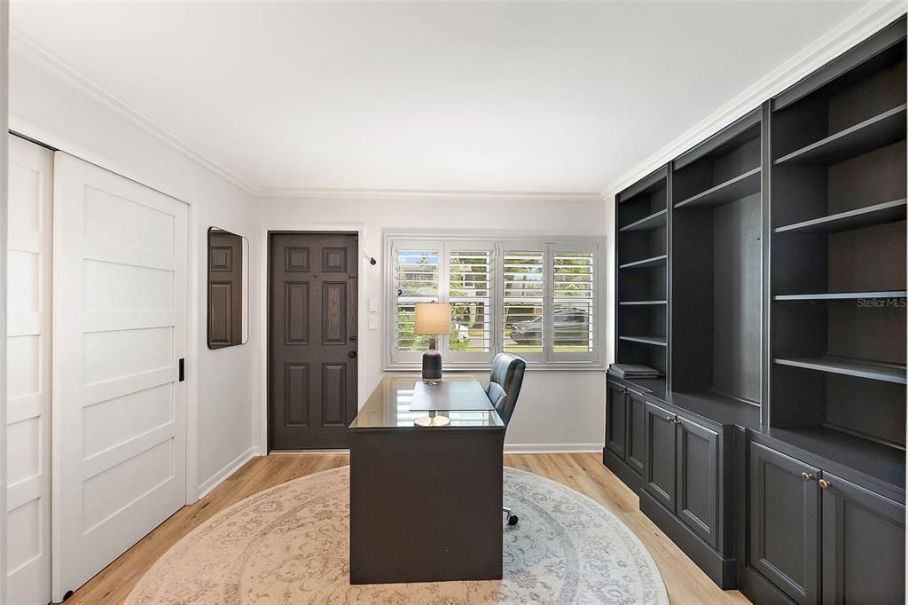 For Sale: $249,000 (1 beds, 1 baths, 765 Square Feet)