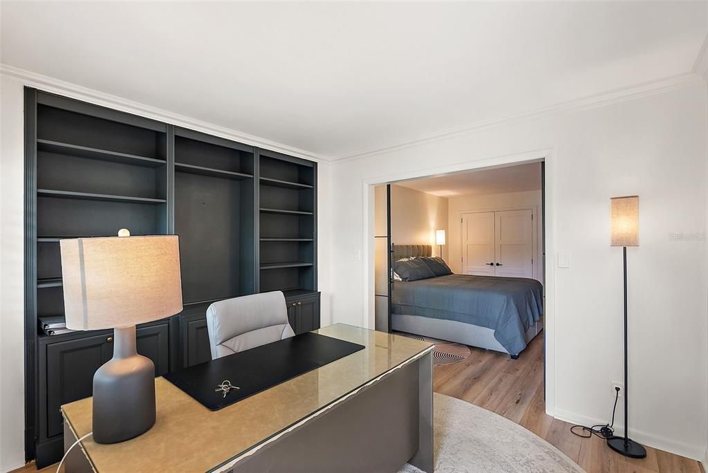 For Sale: $249,000 (1 beds, 1 baths, 765 Square Feet)