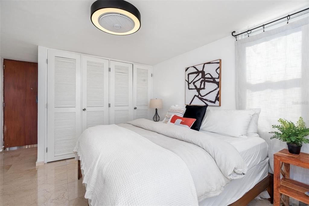 For Sale: $1,395,000 (3 beds, 2 baths, 1943 Square Feet)