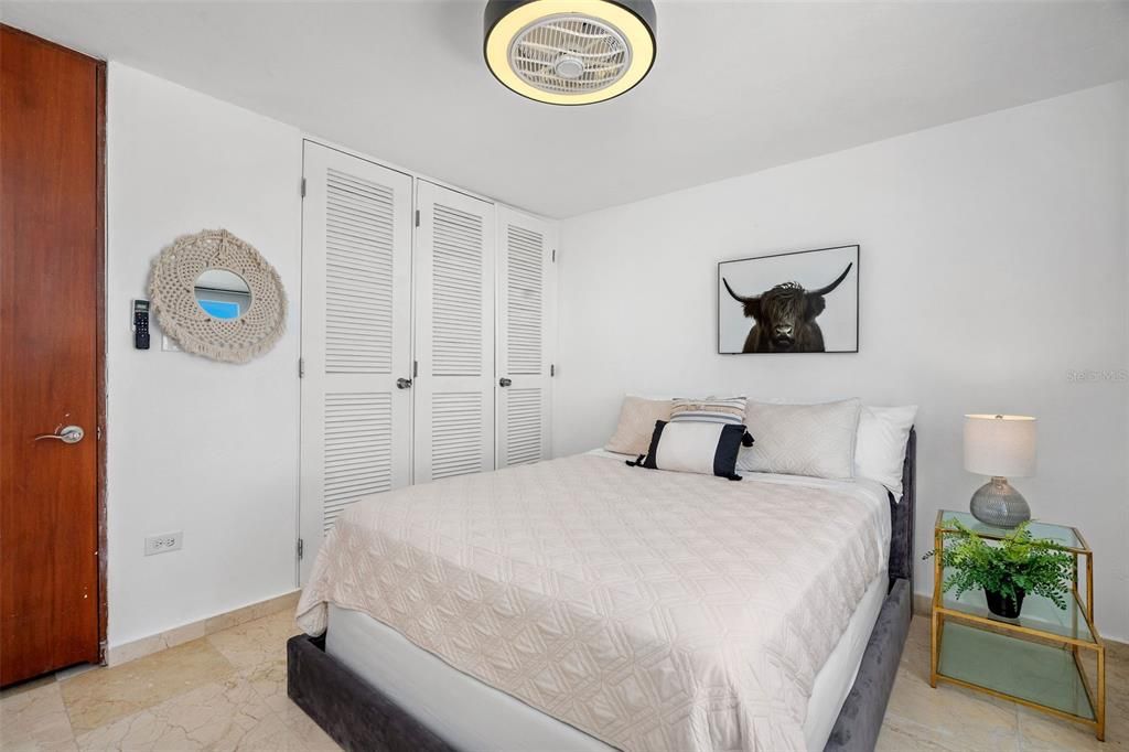 For Sale: $1,395,000 (3 beds, 2 baths, 1943 Square Feet)