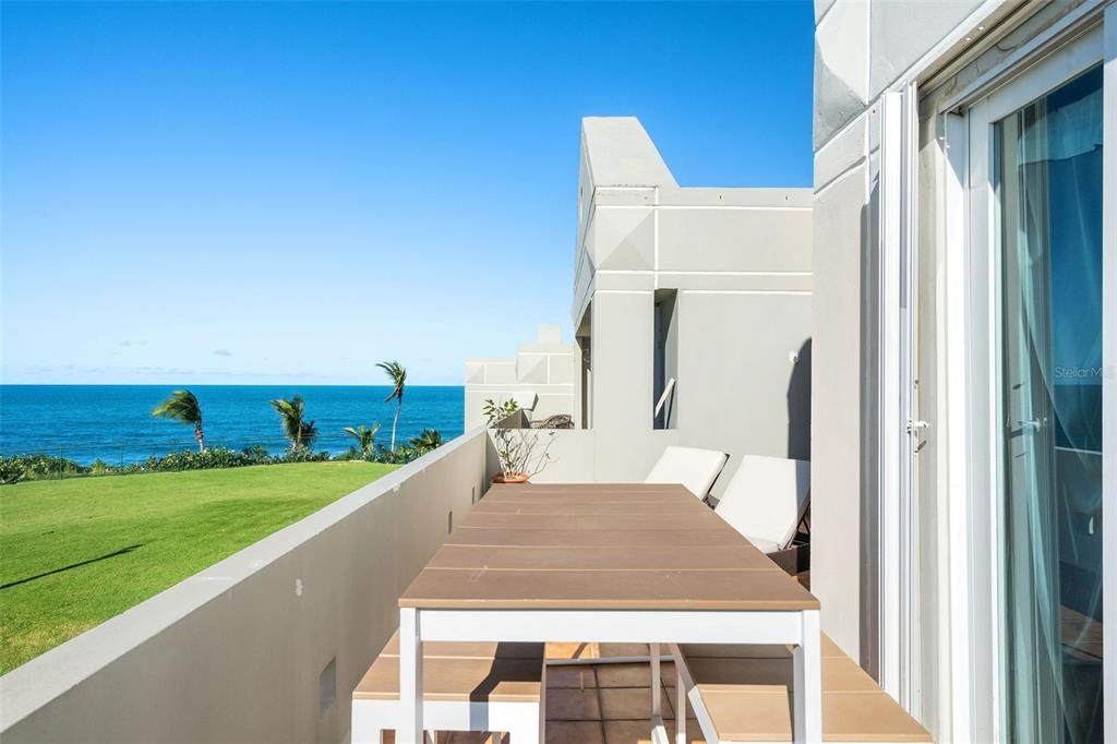 For Sale: $1,395,000 (3 beds, 2 baths, 1943 Square Feet)