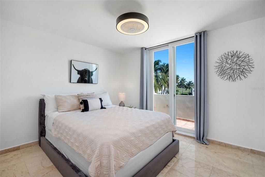 For Sale: $1,395,000 (3 beds, 2 baths, 1943 Square Feet)