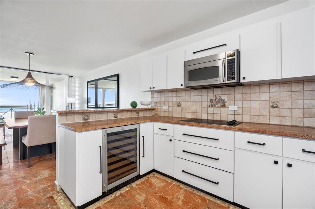 For Sale: $1,395,000 (3 beds, 2 baths, 1943 Square Feet)