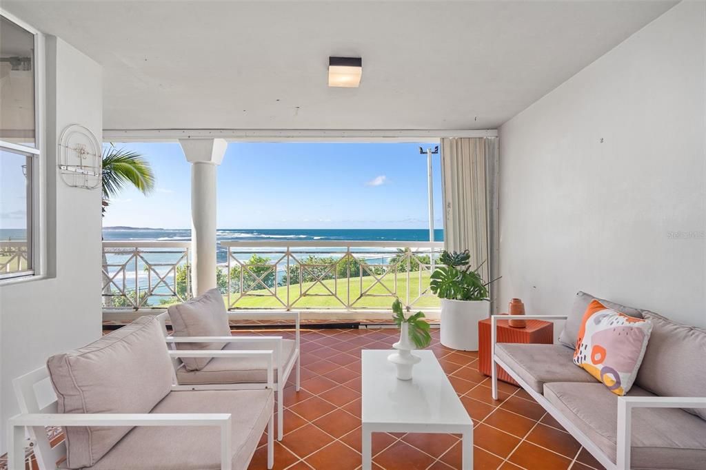 For Sale: $1,395,000 (3 beds, 2 baths, 1943 Square Feet)