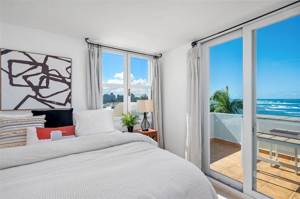 For Sale: $1,395,000 (3 beds, 2 baths, 1943 Square Feet)