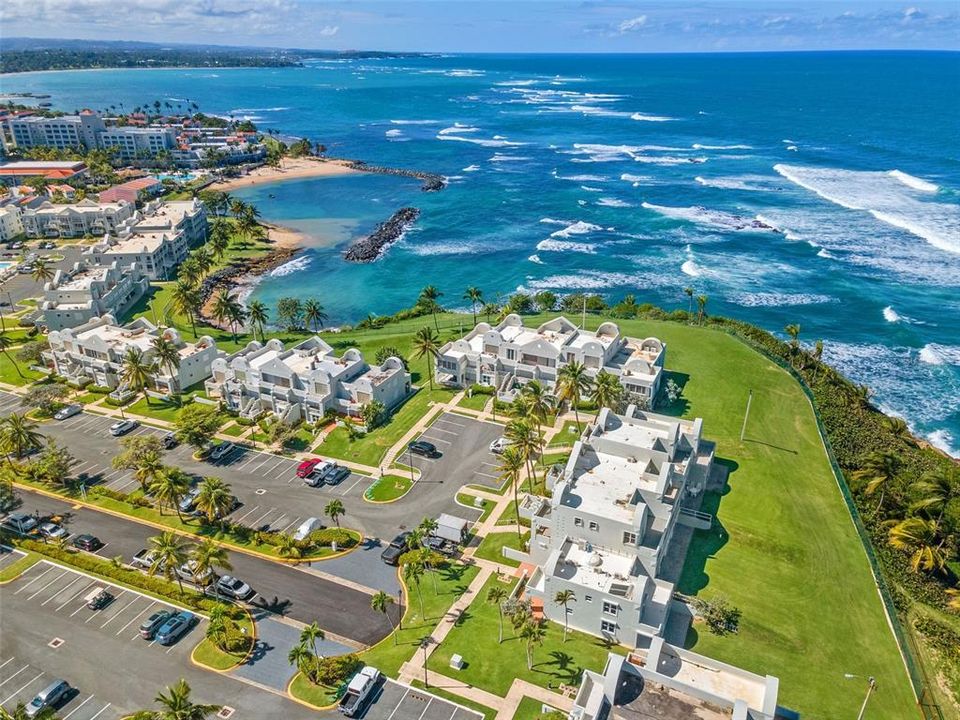 For Sale: $1,395,000 (3 beds, 2 baths, 1943 Square Feet)