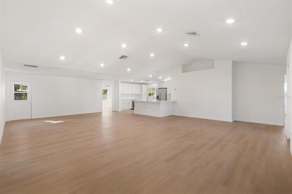 For Sale: $525,000 (4 beds, 3 baths, 3068 Square Feet)