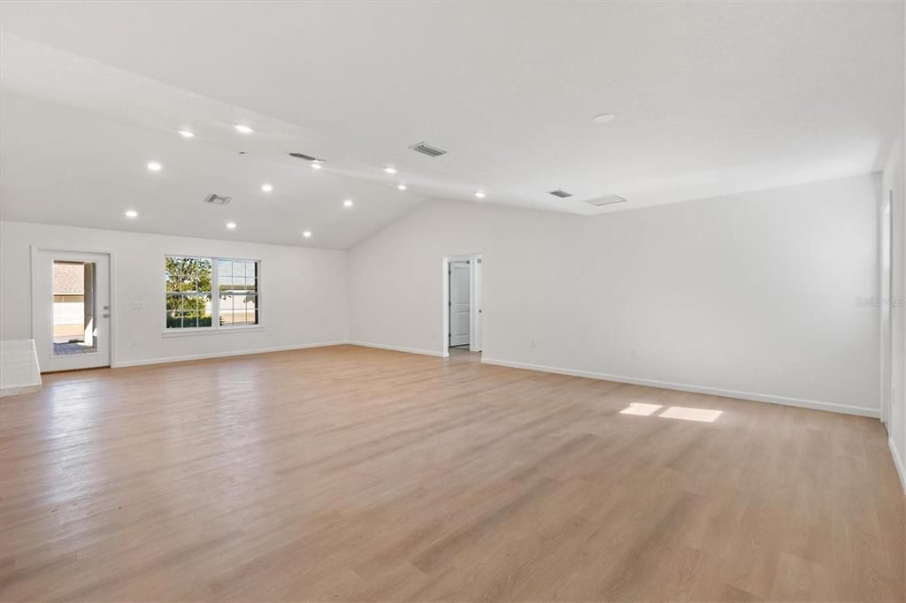 For Sale: $525,000 (4 beds, 3 baths, 3068 Square Feet)