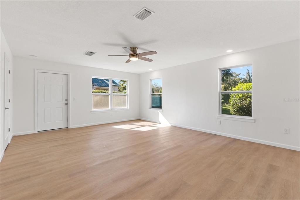 For Sale: $525,000 (4 beds, 3 baths, 3068 Square Feet)