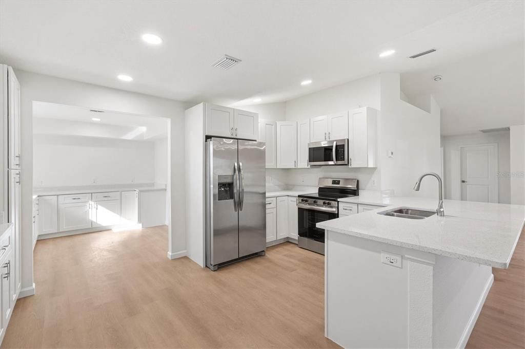 For Sale: $525,000 (4 beds, 3 baths, 3068 Square Feet)