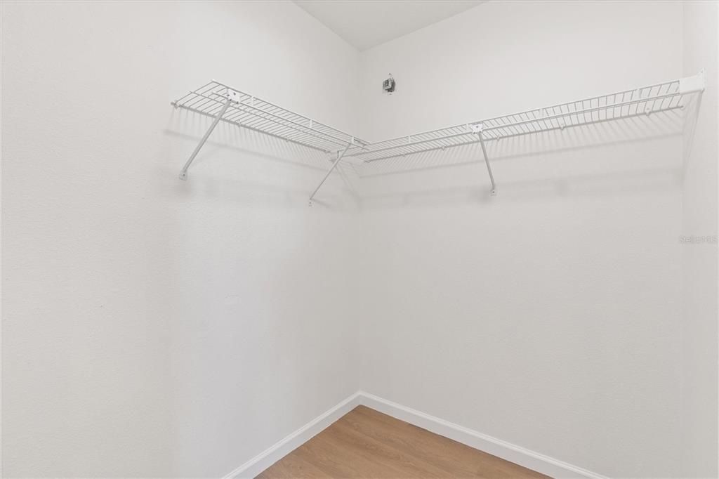 For Sale: $500,000 (4 beds, 3 baths, 3068 Square Feet)