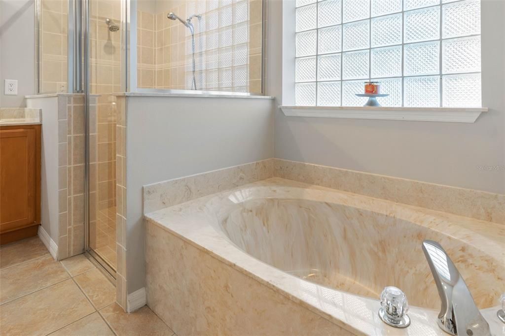 待售: $499,000 (3 贝兹, 2 浴室, 1945 平方英尺)