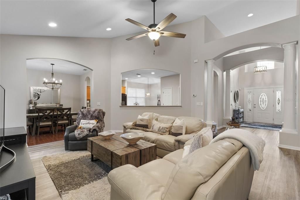 待售: $499,000 (3 贝兹, 2 浴室, 1945 平方英尺)