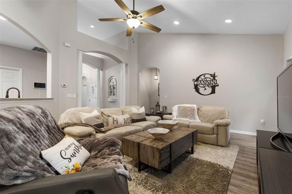 待售: $499,000 (3 贝兹, 2 浴室, 1945 平方英尺)