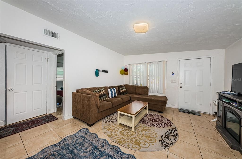 待售: $309,900 (3 贝兹, 2 浴室, 1116 平方英尺)