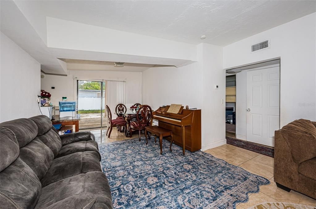 待售: $309,900 (3 贝兹, 2 浴室, 1116 平方英尺)