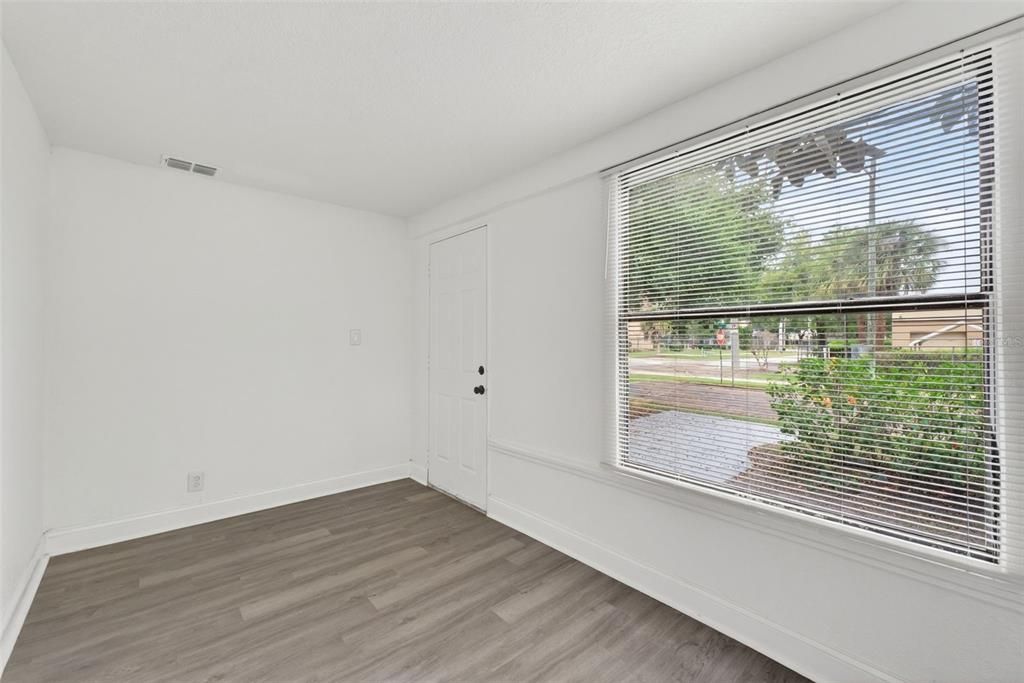 For Sale: $490,000 (5 beds, 0 baths, 1501 Square Feet)