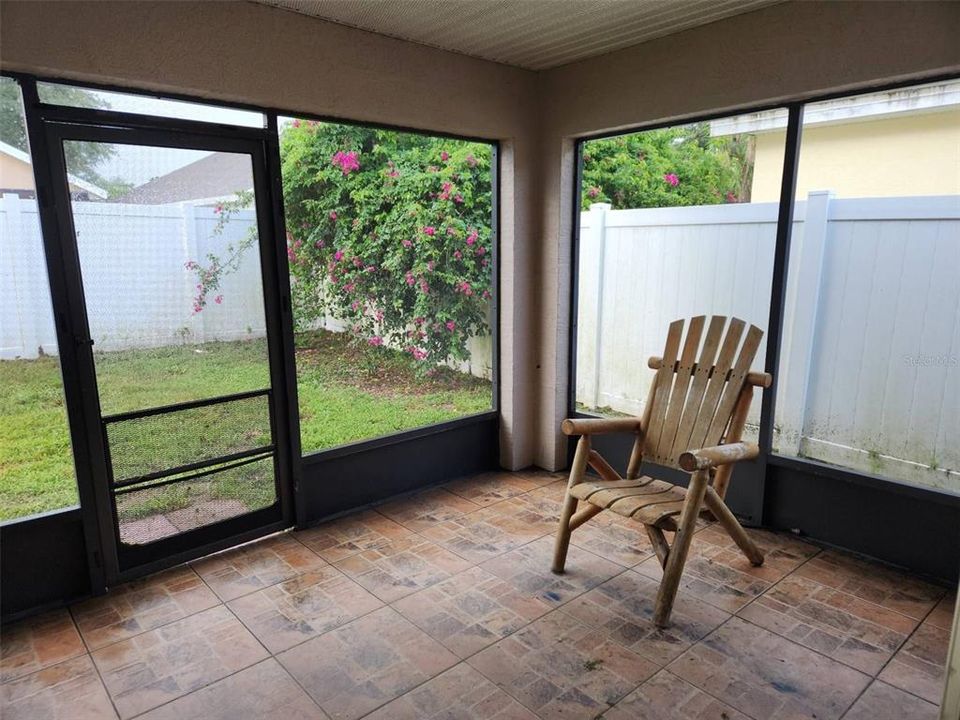 出租: $2,500 (4 贝兹, 2 浴室, 1988 平方英尺)