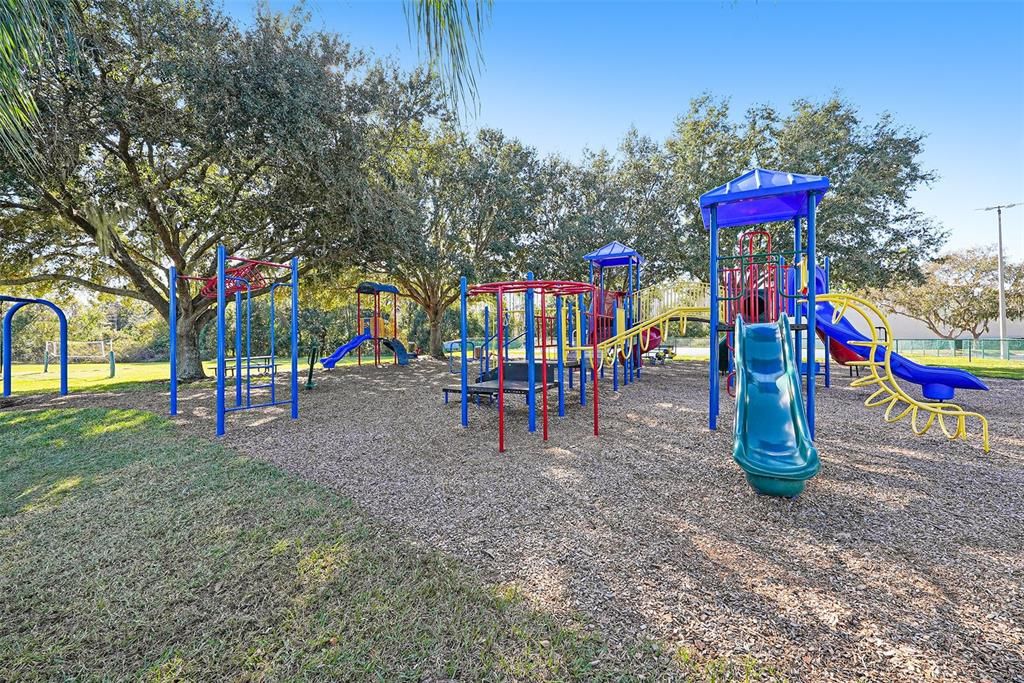 For Sale: $850,000 (4 beds, 2 baths, 2566 Square Feet)