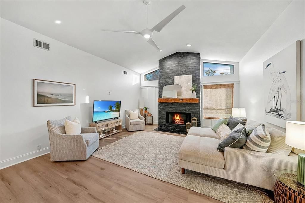 For Sale: $850,000 (4 beds, 2 baths, 2566 Square Feet)