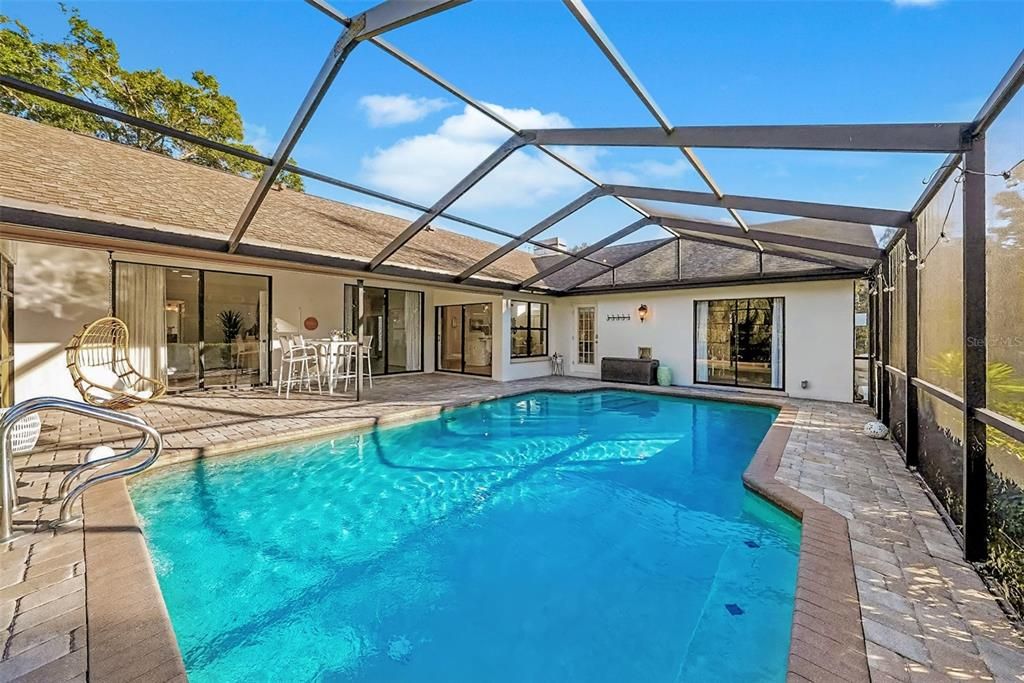 For Sale: $850,000 (4 beds, 2 baths, 2566 Square Feet)