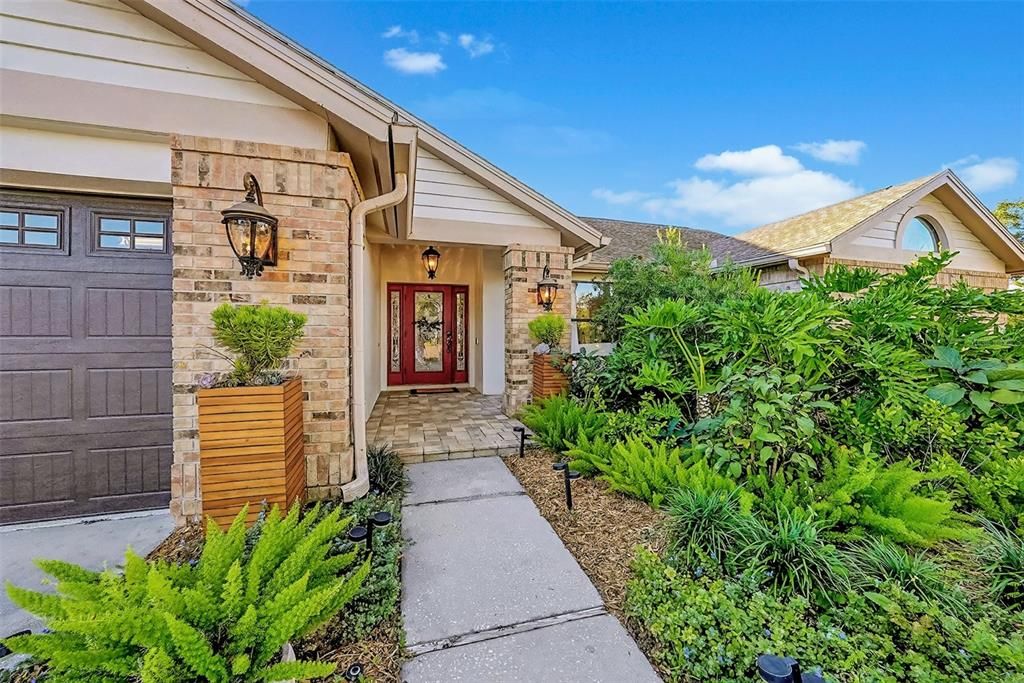 For Sale: $850,000 (4 beds, 2 baths, 2566 Square Feet)