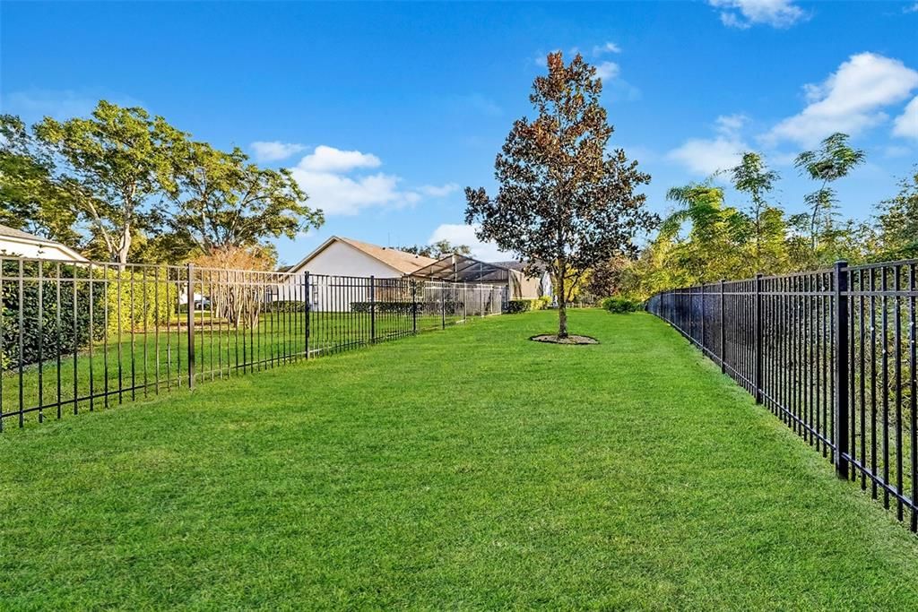 For Sale: $850,000 (4 beds, 2 baths, 2566 Square Feet)