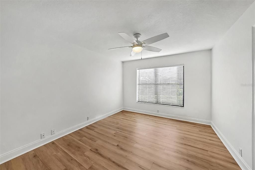 For Sale: $850,000 (4 beds, 2 baths, 2566 Square Feet)