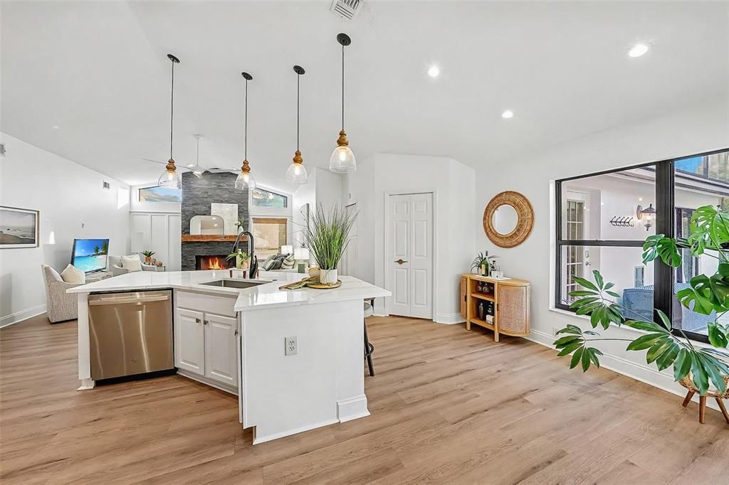 For Sale: $850,000 (4 beds, 2 baths, 2566 Square Feet)