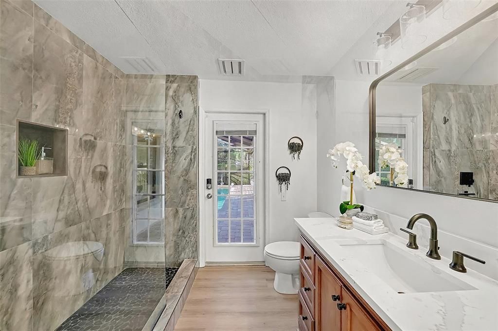 For Sale: $850,000 (4 beds, 2 baths, 2566 Square Feet)