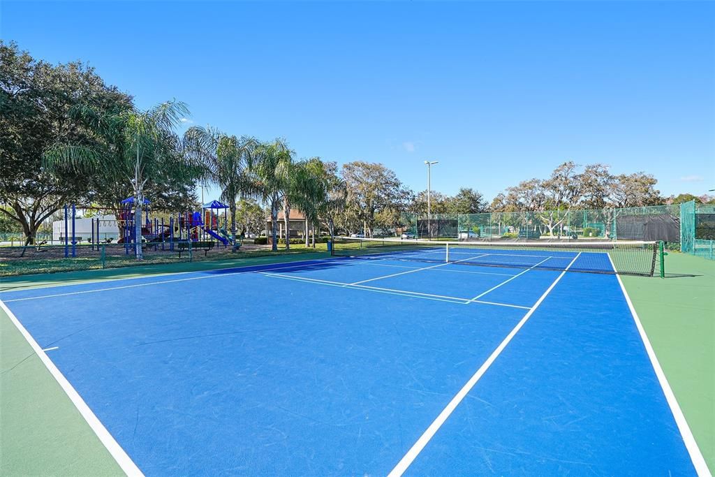 For Sale: $850,000 (4 beds, 2 baths, 2566 Square Feet)