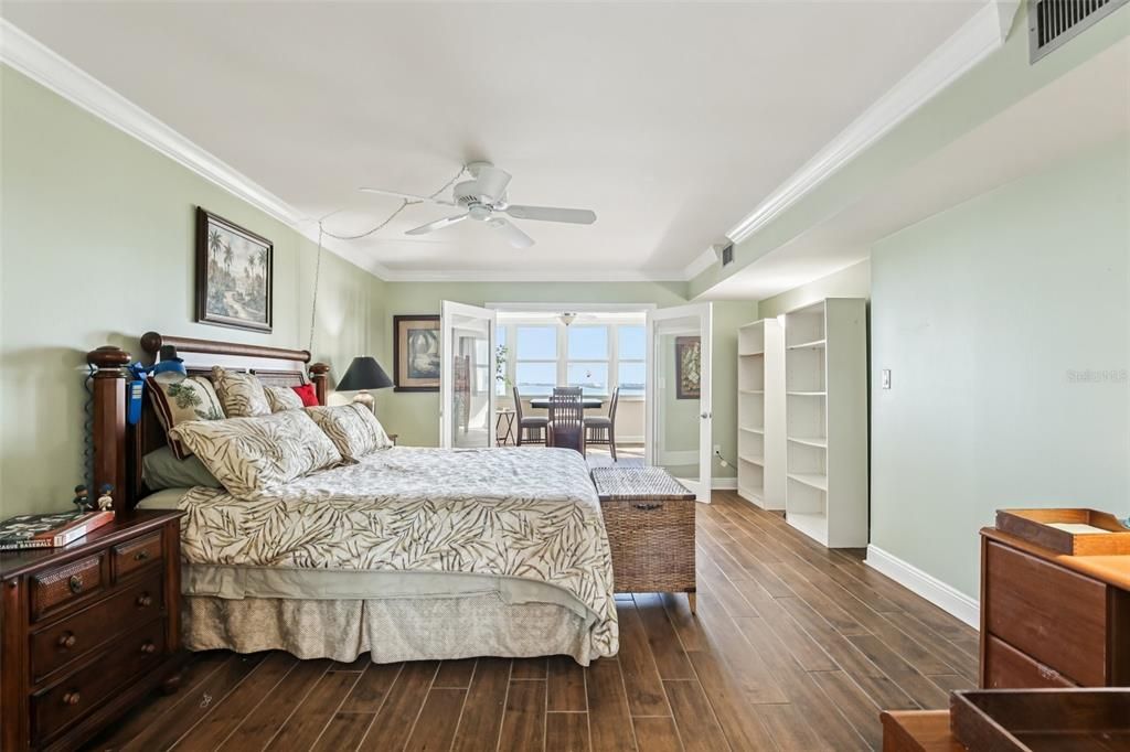 На продажу: $355,000 (2 спален, 2 ванн, 1605 Квадратных фут)