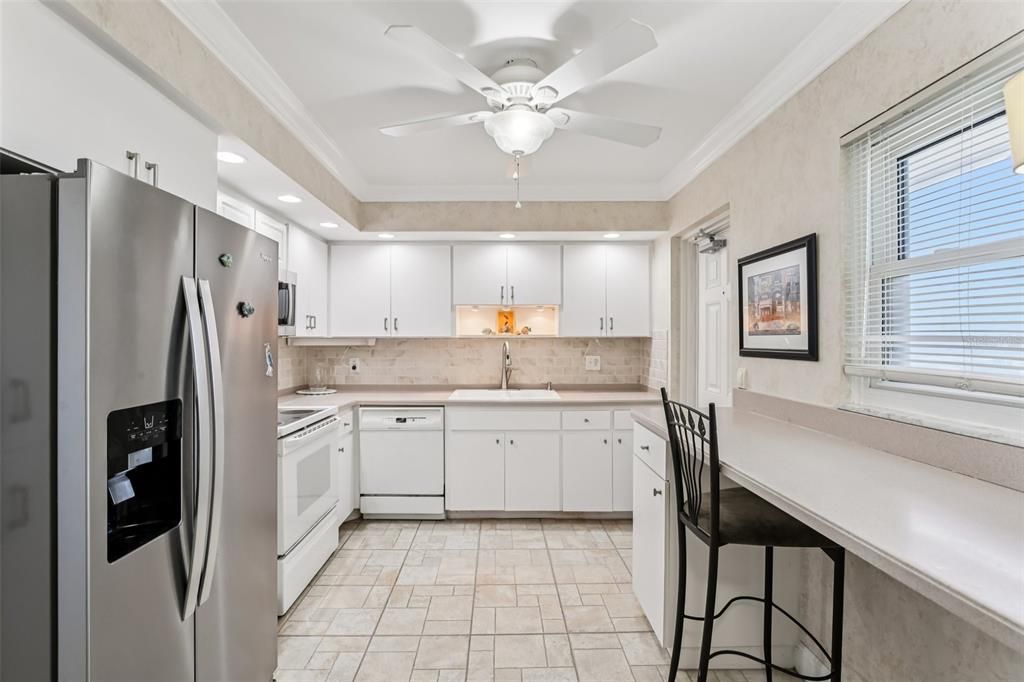 На продажу: $355,000 (2 спален, 2 ванн, 1605 Квадратных фут)