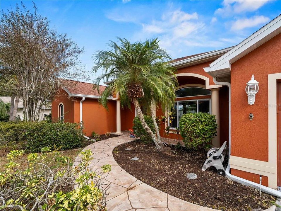 待售: $499,000 (3 贝兹, 2 浴室, 2084 平方英尺)