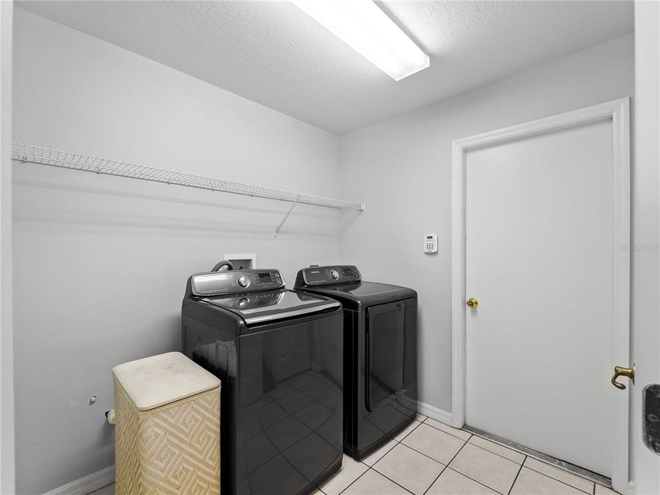 待售: $499,000 (3 贝兹, 2 浴室, 2084 平方英尺)