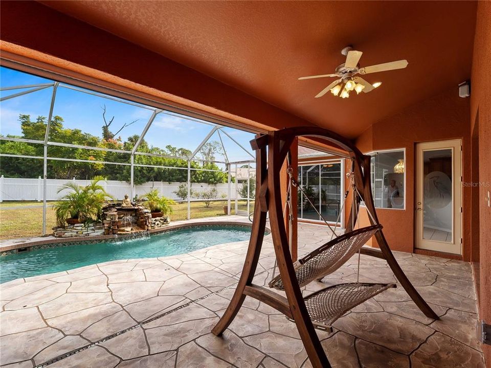 待售: $499,000 (3 贝兹, 2 浴室, 2084 平方英尺)