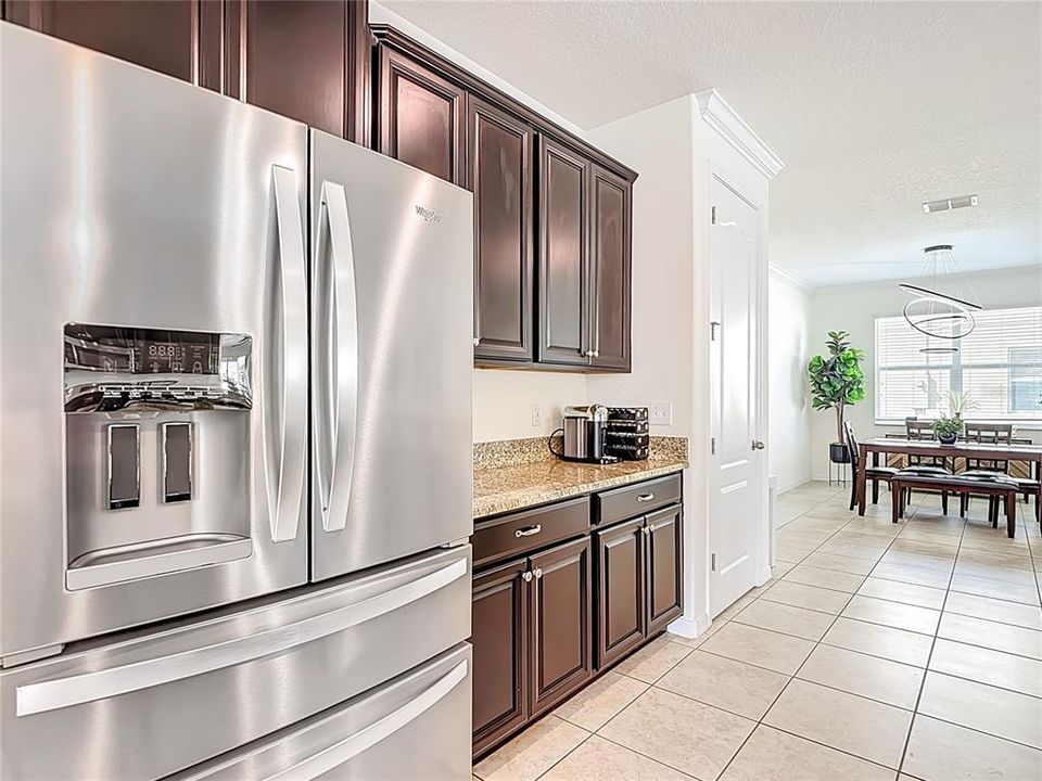 For Sale: $500,000 (4 beds, 3 baths, 2293 Square Feet)