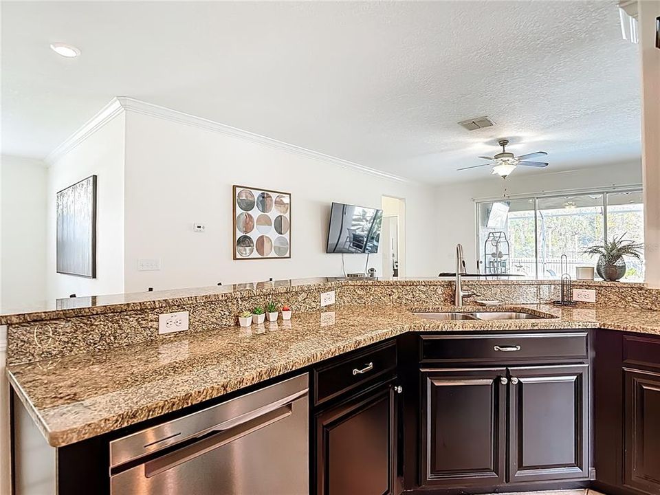 For Sale: $500,000 (4 beds, 3 baths, 2293 Square Feet)