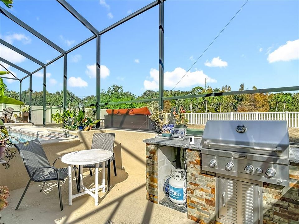 For Sale: $500,000 (4 beds, 3 baths, 2293 Square Feet)