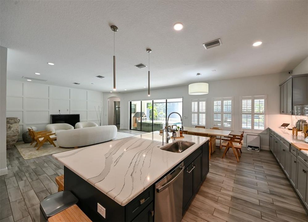 На продажу: $1,020,000 (5 спален, 4 ванн, 4218 Квадратных фут)