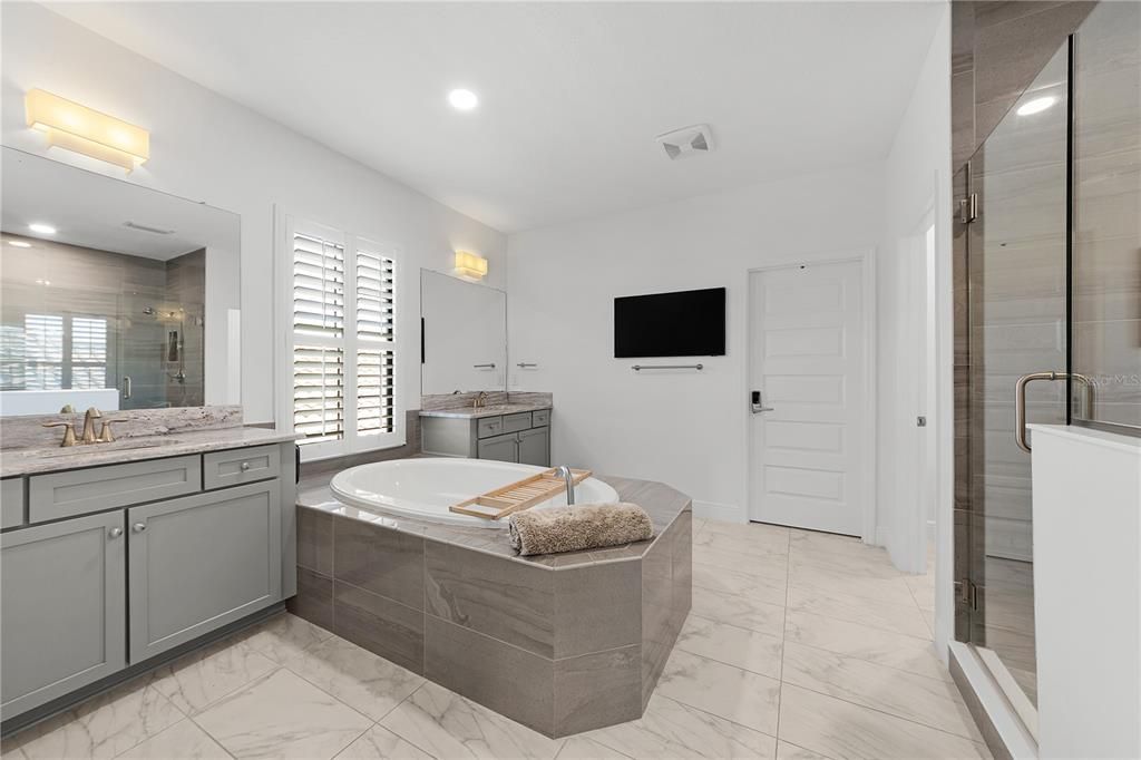 На продажу: $1,020,000 (5 спален, 4 ванн, 4218 Квадратных фут)