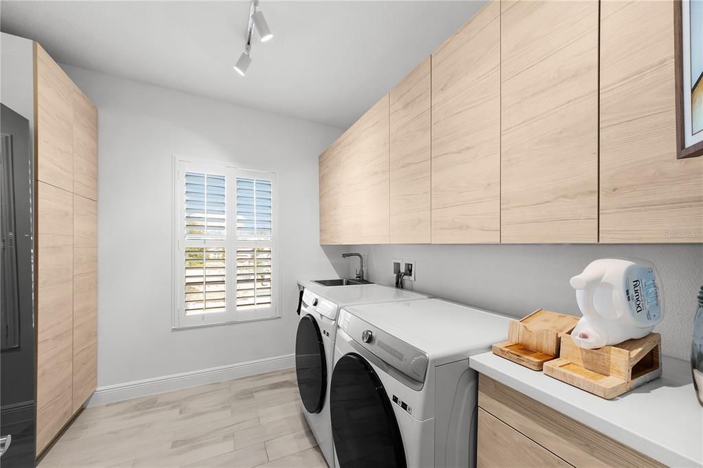 На продажу: $1,020,000 (5 спален, 4 ванн, 4218 Квадратных фут)